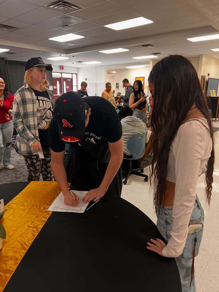 This month at Rio Grande Preparatory High School, Student Council candidates delivered speeches, students registered to vote, and ballots were cast in a well-organized election. Huge shout-out to advisor Jessica Saenz for guiding the Golden Eagles through a meaningful, civic project-based learning experience!