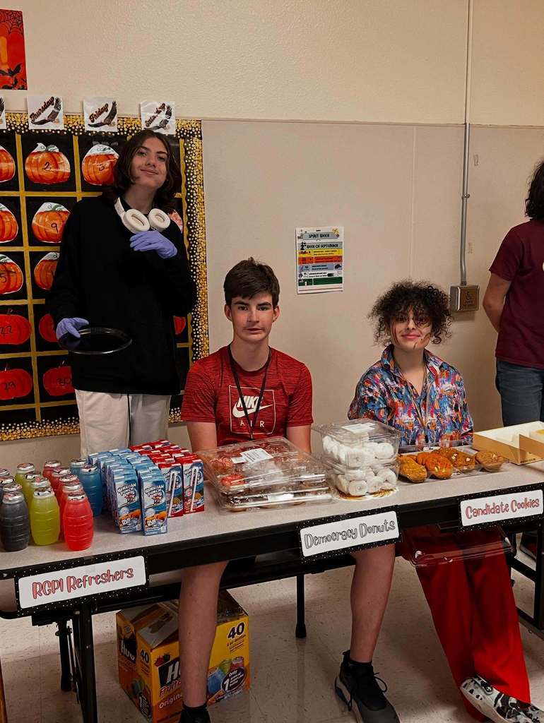 This month at Rio Grande Preparatory High School, Student Council candidates delivered speeches, students registered to vote, and ballots were cast in a well-organized election. Huge shout-out to advisor Jessica Saenz for guiding the Golden Eagles through a meaningful, civic project-based learning experience!