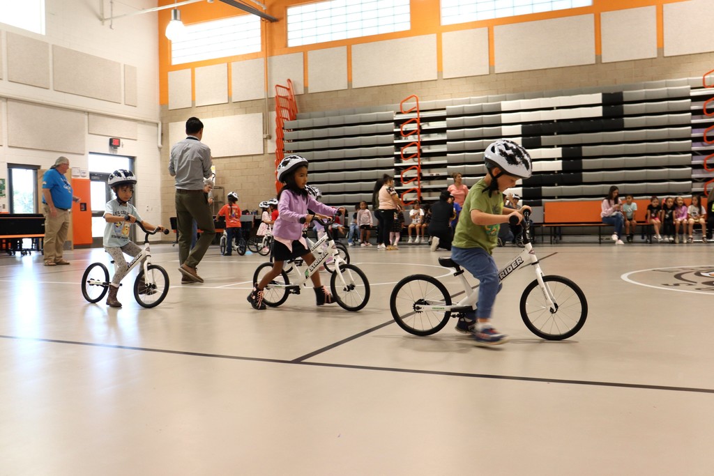 Today, Yamaha and Las Cruces Motorsports delivered 24 Strider bikes to Fairacres Elementary for their kindergarten PE program, thanks to the “All Kids Bike” initiative.