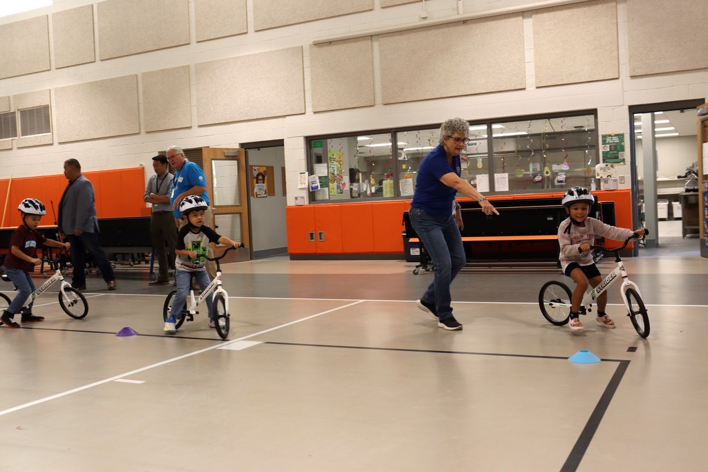 Today, Yamaha and Las Cruces Motorsports delivered 24 Strider bikes to Fairacres Elementary for their kindergarten PE program, thanks to the “All Kids Bike” initiative.