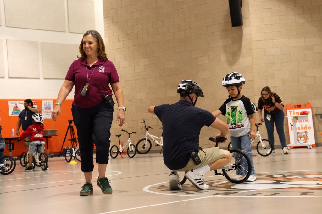 Today, Yamaha and Las Cruces Motorsports delivered 24 Strider bikes to Fairacres Elementary for their kindergarten PE program, thanks to the “All Kids Bike” initiative.