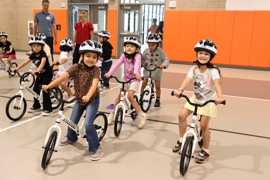 Today, Yamaha and Las Cruces Motorsports delivered 24 Strider bikes to Fairacres Elementary for their kindergarten PE program, thanks to the “All Kids Bike” initiative.