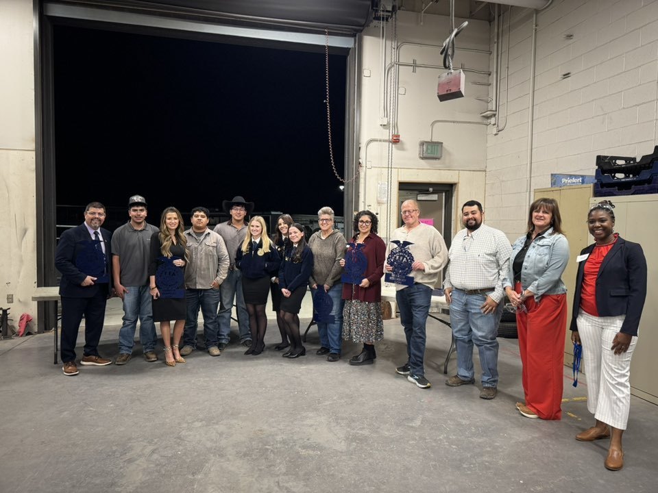 Last week, FFA students from Las Cruces High School helped host the Las Cruces Public Legislative Reception.