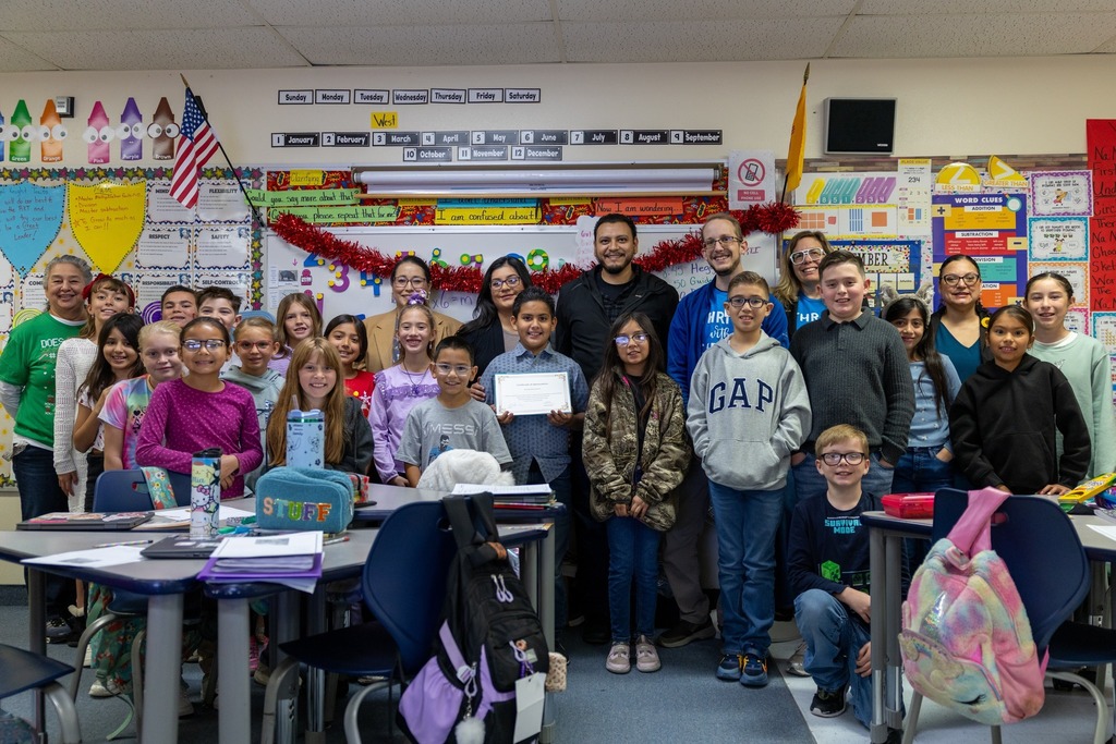 The City of Las Cruces and Las Cruces Public Schools representatives recognized students who have shown cariño and contributed to an environment where everyone can thrive!