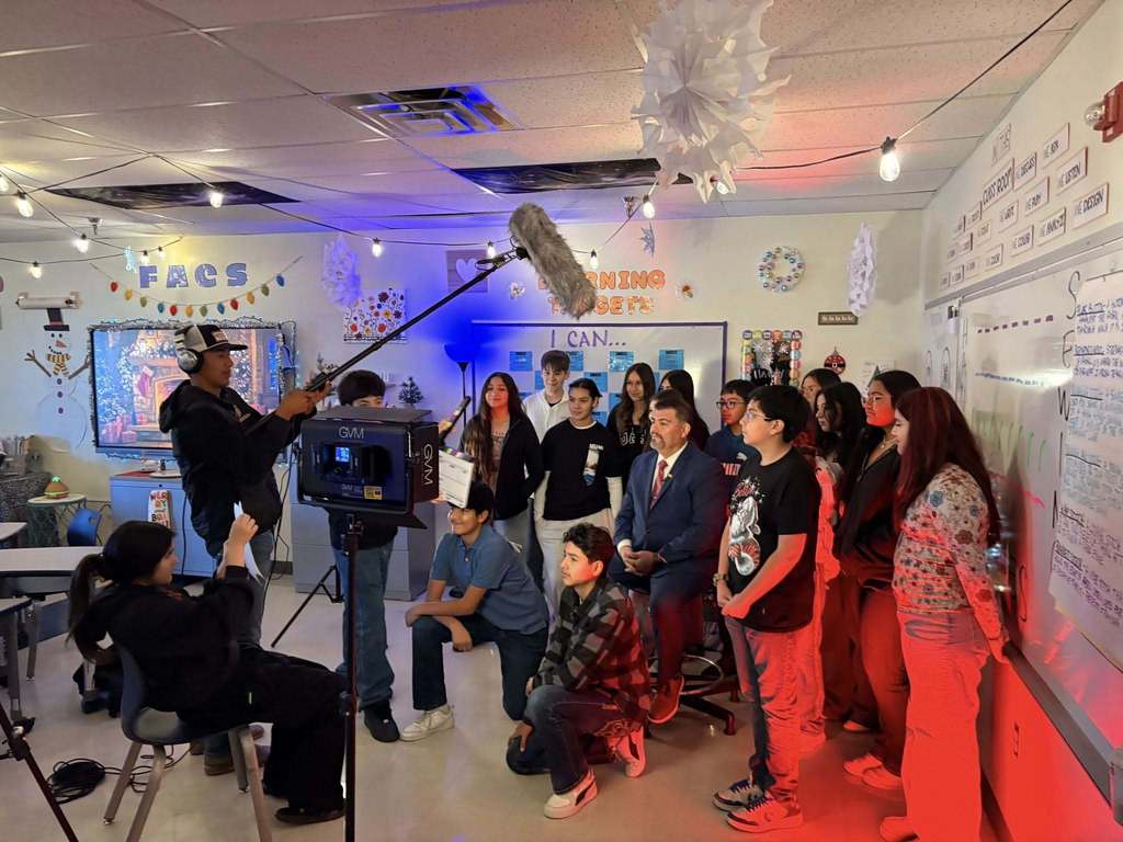 Now that’s media magic! A huge thank-you to the talented media students at Vista Middle School for helping film a special holiday greeting from Superintendent Ignacio Ruiz.