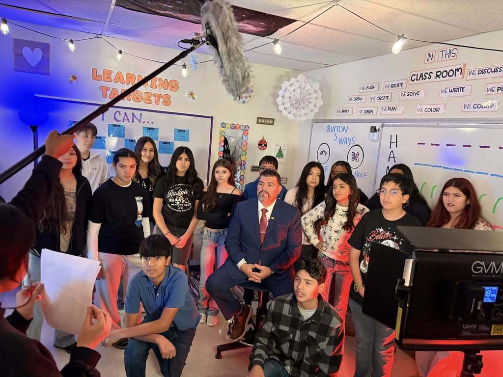 Now that’s media magic! A huge thank-you to the talented media students at Vista Middle School for helping film a special holiday greeting from Superintendent Ignacio Ruiz.
