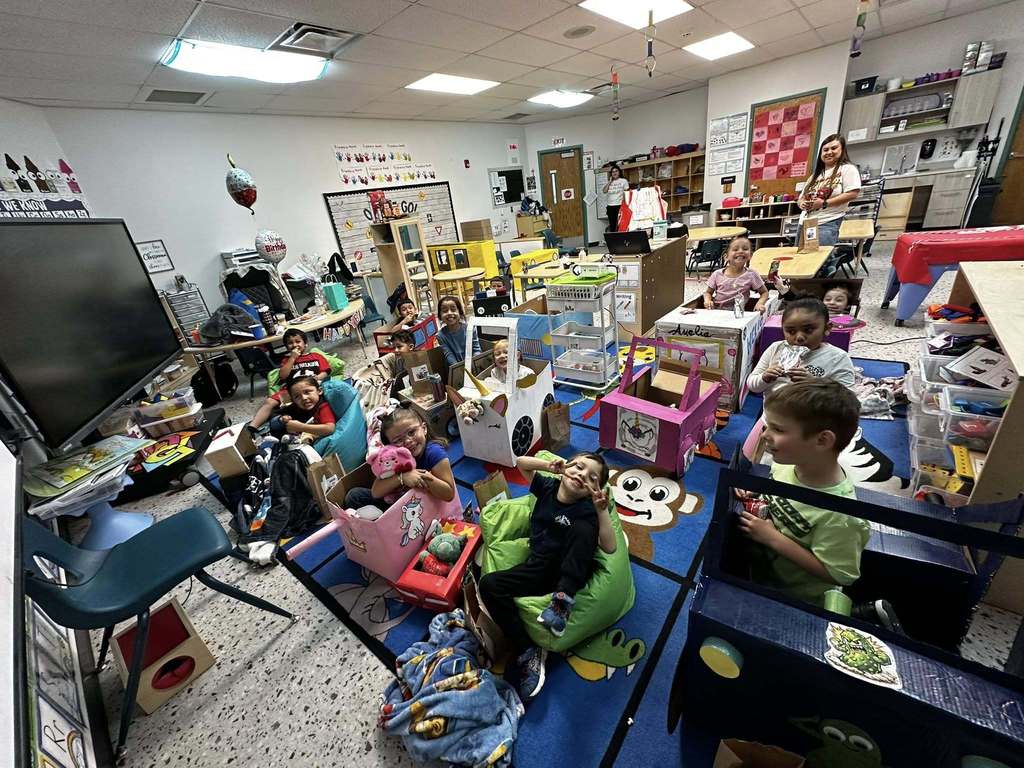 Mrs. Sedillo’s New Mexico Pre-K class at Conlee had the perfect way to wrap up their week of learning all about traffic and transportation! 