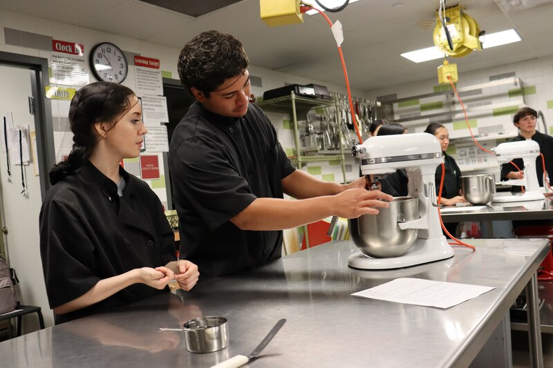 Centennial Student Wins Design Contest for LCPS’ First Food Truck