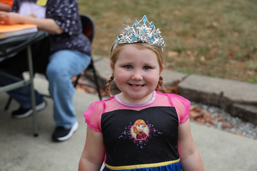 Student dressed up as character from Frozen