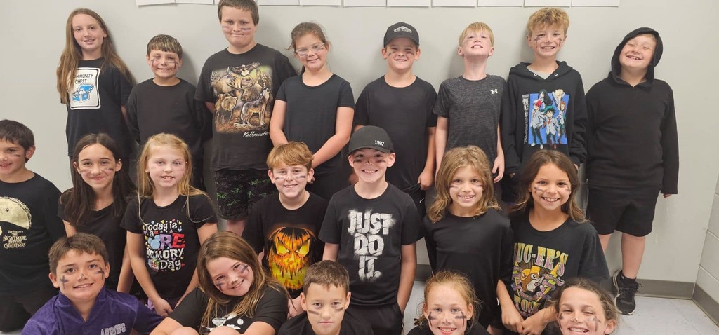 Red Ribbon Week Day 2: Grade Color Battle