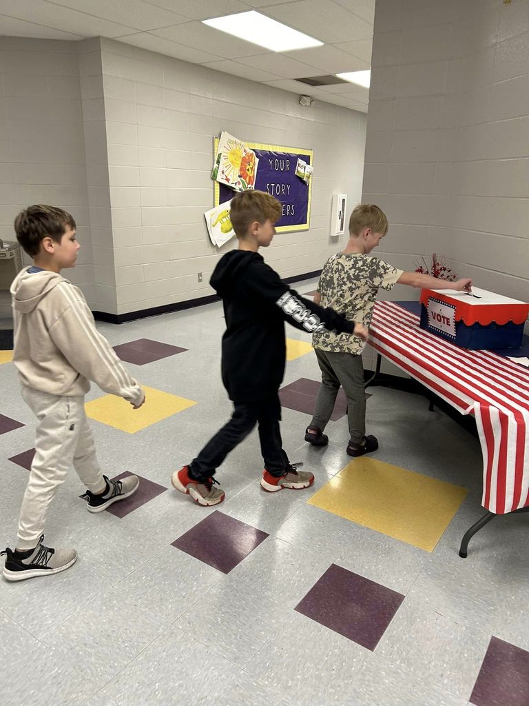 LES finished casting their votes today in our mock election. 🇺🇸
