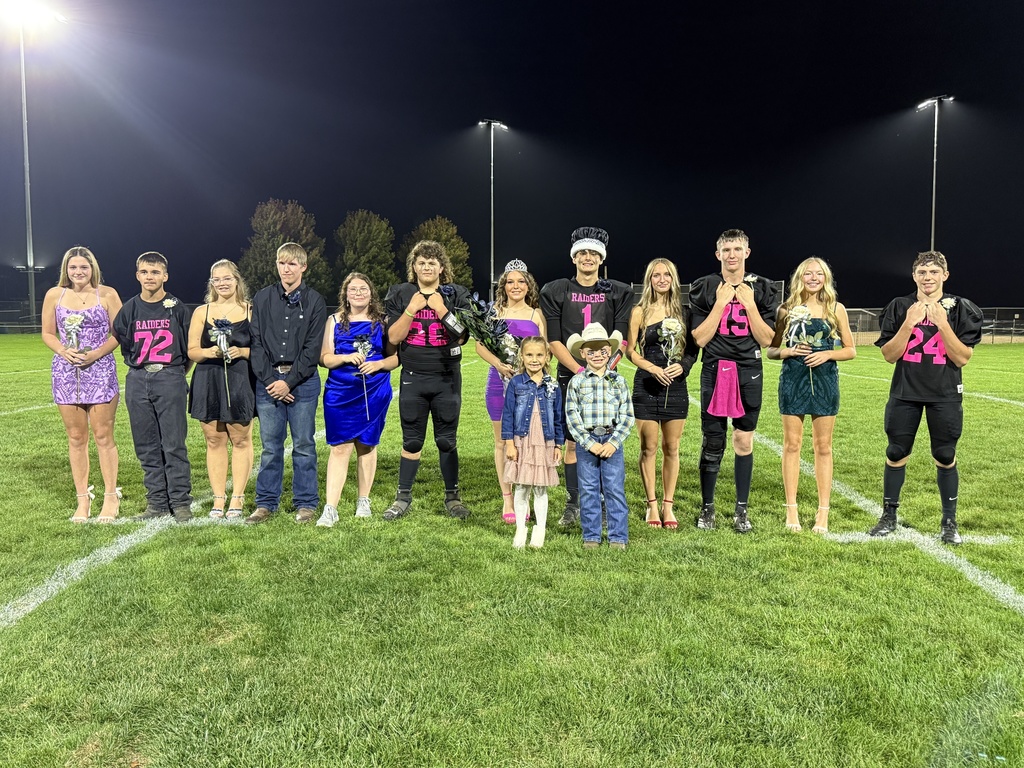 L/N Homecoming Court included sophomores Ella Skinner and Monte Hajny, Seniors Raylene Miller and Owen Smiley, seniors Natalie Jacobitz and Nathan Pofahl, seniors Harley Beale (queen) and Caden Culbterson (king), juniors Paige Huston, and freshmen Stella Williams and Kade Peters. Joined by Kindgarten crown bearers Lindy Faimon and Case Bargen.