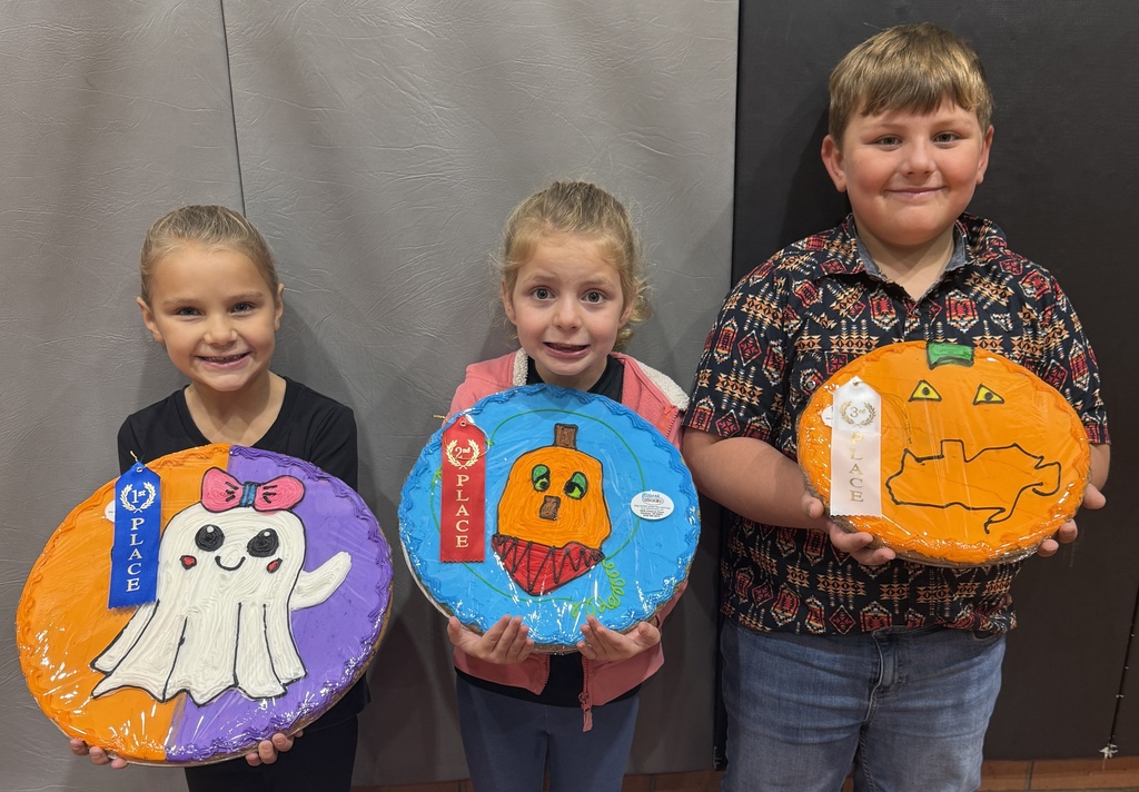 L/N Halloween Cookie Challenge Winners 6 and Under Category (L to R): 1st place- Lindy Faimon (Kindergarten), 2nd Place-Brandy Herz (1st grade), and 3rd place- Hayes Svoboda (1st grade).