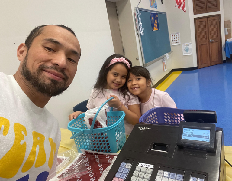 PTA Parent & Students shopping