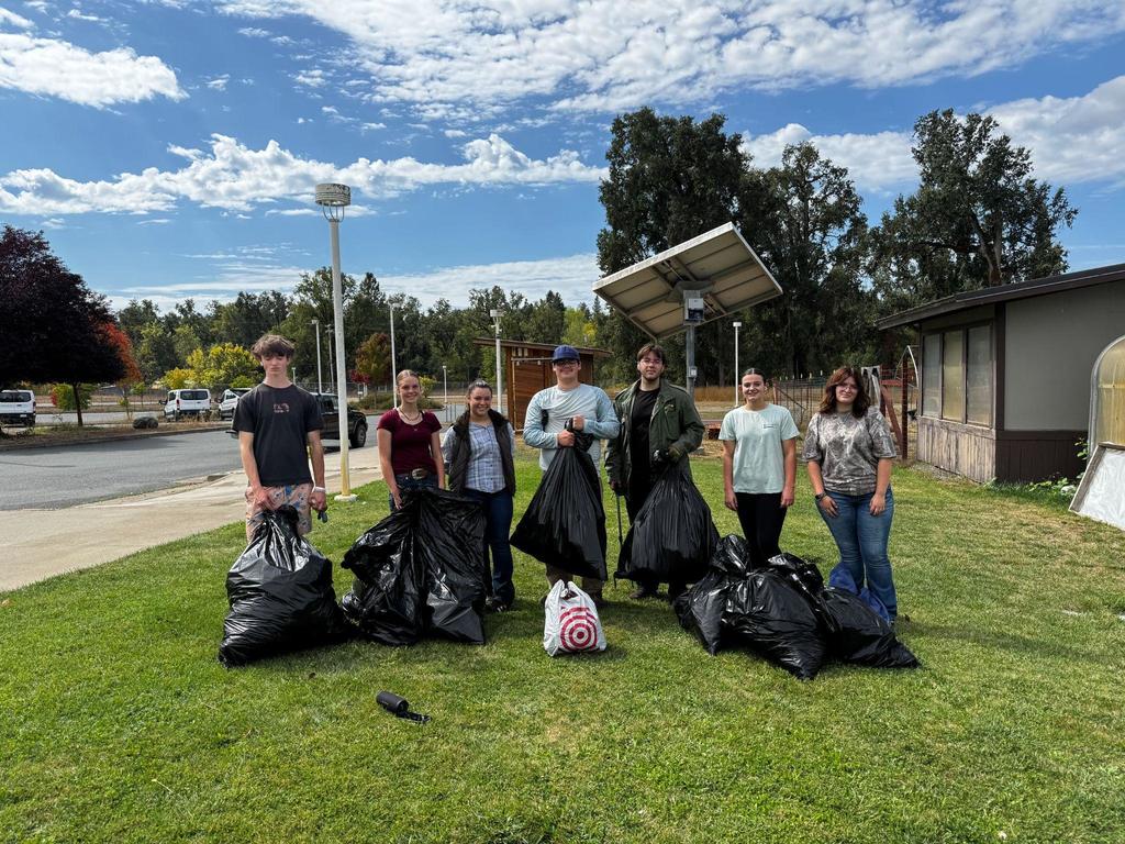 Junior class clean up group