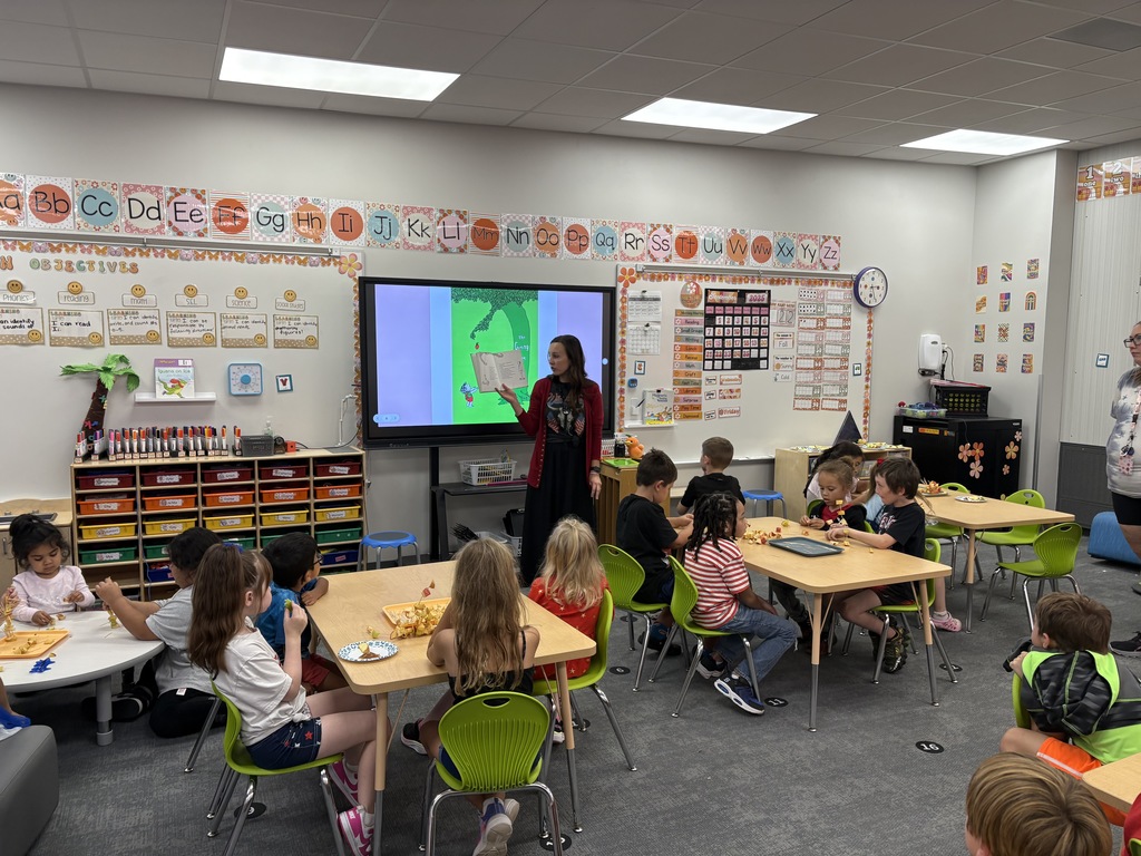 🍎✨ Mrs. Floersch’s Kindergarteners and Ms. Eischens’ Second Graders are officially classroom buddies this year! Each month, our classes will come together for a fun activity where the second graders get to shine as leaders.  This month, we kicked things off by building apple towers, listening to a story, and tasting all kinds of delicious apples. The kids had a blast, and we can’t wait to see what next month’s buddy activity brings! 💕  Thank you parents for all your donations! We appreciate you!