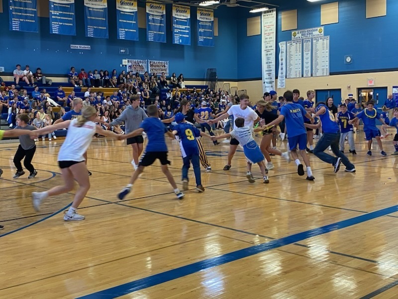 Happy Homecoming! The 4th and 5th graders join the MSHS for some fun festivities!!