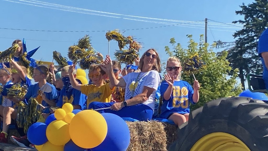 Happy Homecoming! The 4th and 5th graders join the MSHS for some fun festivities!!