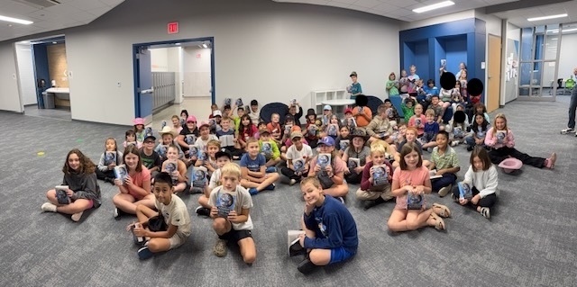 📚🦁 A big THANK YOU to the LeSueur Lions Club! 🦁📚 We are so grateful for your generous gift of dictionaries to our 3rd grade students. Your continued support of literacy and learning makes a lasting impact on our young learners. Watching the students flip through their very own dictionaries with curiosity and excitement was truly heartwarming. These books will be a valuable tool as they grow their vocabulary, reading skills, and love for learning. Thank you for investing in our kids and our community! 💛📖 #ThankYouLions #LeSueurLions #CommunitySupport #LiteracyMatters #GratefulHearts