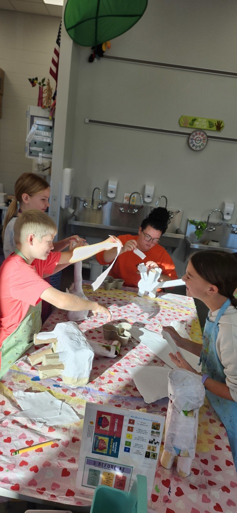 Students in grades 2-5 are working on building alebrijes sculptures with paper mache! Next they will paint and pattern them. In November we will be joined by guest artist Justin Ek to build large scale class alebrijes.