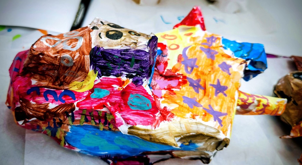 Students are doing an incredible job patterning their imaginary animal sculptures inspired by Mexican alebrijes. 