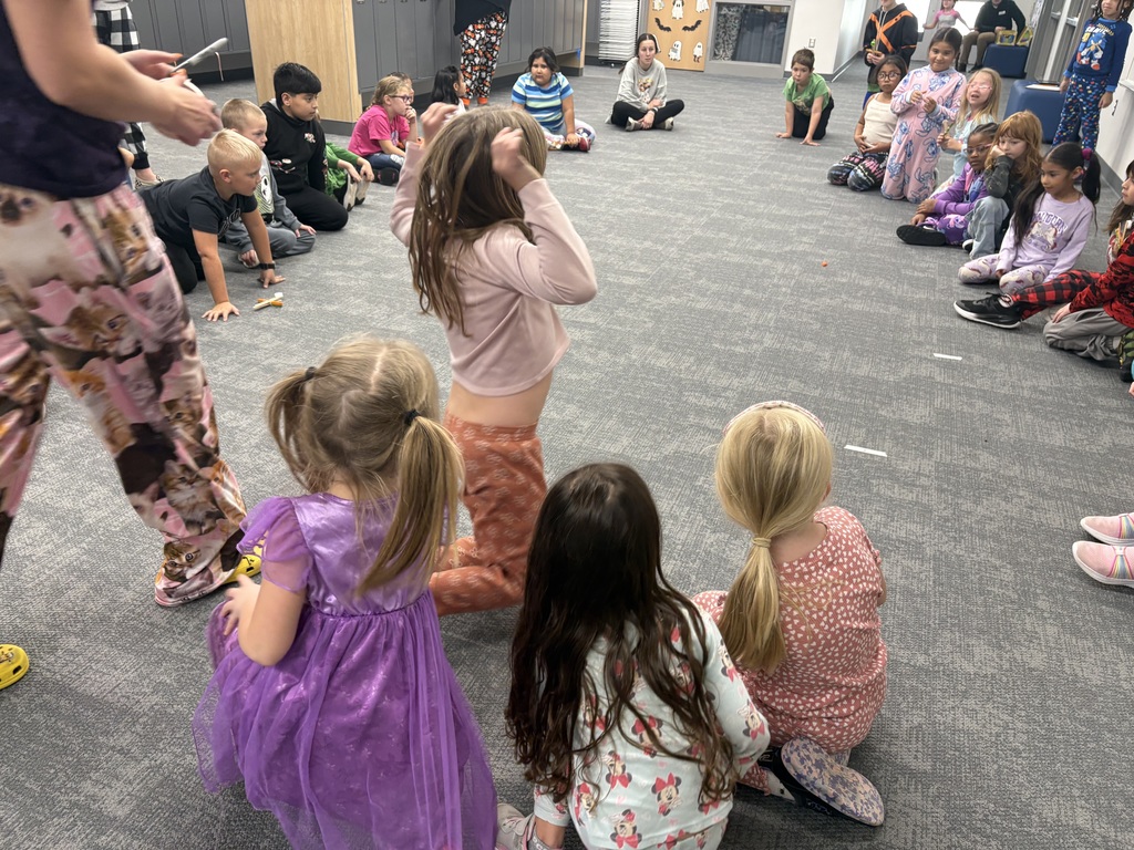 Our second month of classroom buddies was a blast! Mrs. Floersch’s kindergarteners and Ms. Eischens’ second graders put their engineering skills to the test by building candy pumpkin catapults. There was so much laughter, teamwork, and flying pumpkins! We can’t wait to see what fun November brings! 🎃