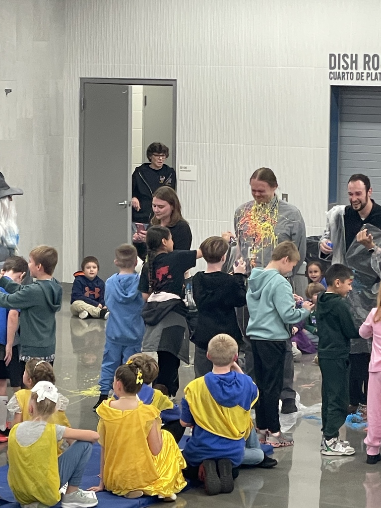 🎉 What a fun day at LSH Elementary! Our students celebrated meeting their Kind-a-thon goals by getting to silly string their teachers! 😄 A huge THANK YOU to our amazing PTO for organizing such a successful and exciting fundraiser — your hard work and creativity made it all possible! 💙 #LSHElementary #Kindathon #SchoolSpirit #ThankYouPTO