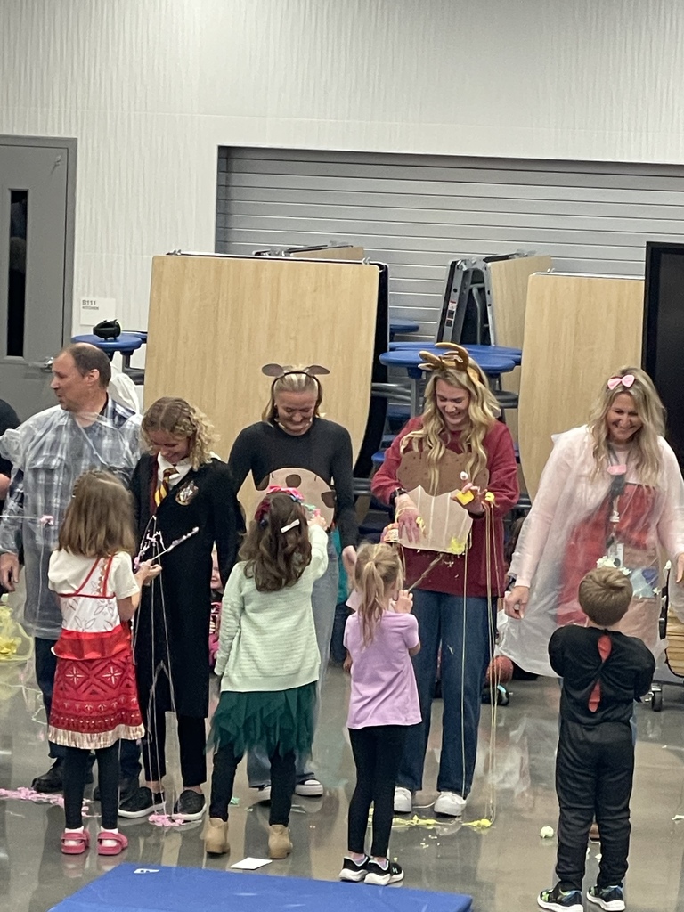 🎉 What a fun day at LSH Elementary! Our students celebrated meeting their Kind-a-thon goals by getting to silly string their teachers! 😄 A huge THANK YOU to our amazing PTO for organizing such a successful and exciting fundraiser — your hard work and creativity made it all possible! 💙 #LSHElementary #Kindathon #SchoolSpirit #ThankYouPTO