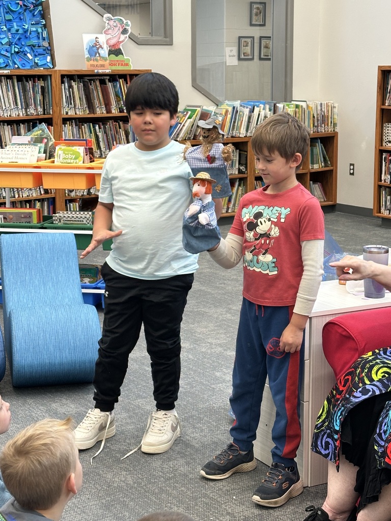 Kindergarten and 1st graders loved learning to tell stories with Ms. Nancy and her puppets!
