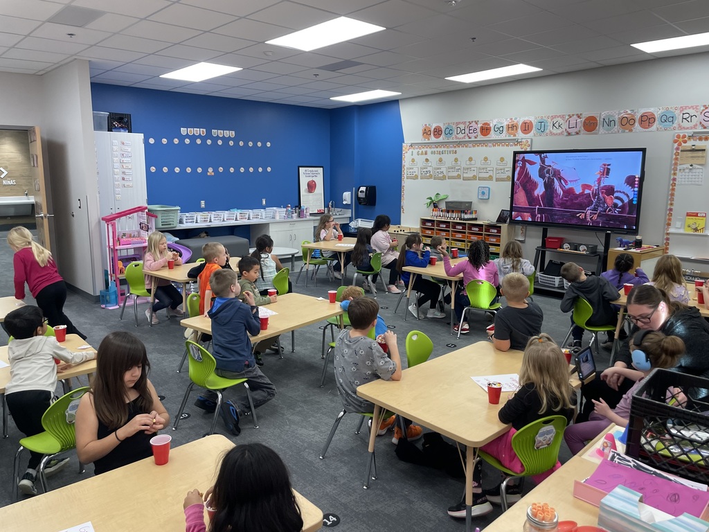 On Friday, Mrs. Floersch’s kindergarteners and Ms. Eischens’ second graders teamed up for another Buddy Day! This visit included building cages for Turkey Tom, reading Turkey in Disguise, and of course enjoying a sweet treat! It was such a wonderful experience watching our little engineers hard at work and having fun together! 🦃💛
