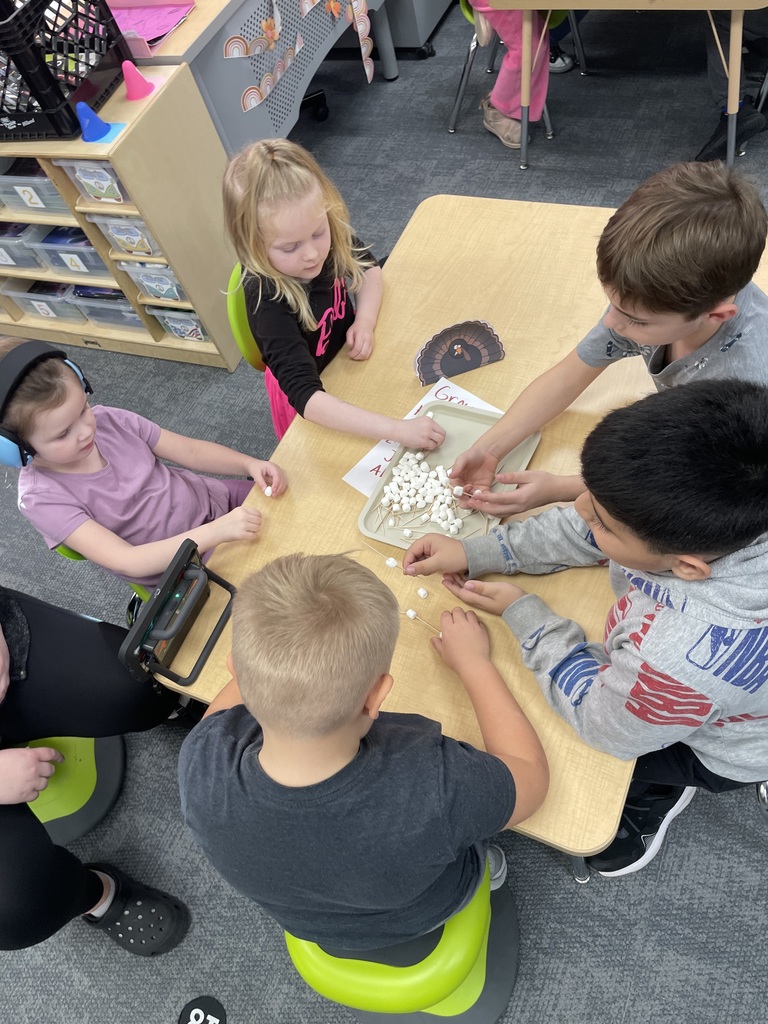 On Friday, Mrs. Floersch’s kindergarteners and Ms. Eischens’ second graders teamed up for another Buddy Day! This visit included building cages for Turkey Tom, reading Turkey in Disguise, and of course enjoying a sweet treat! It was such a wonderful experience watching our little engineers hard at work and having fun together! 🦃💛