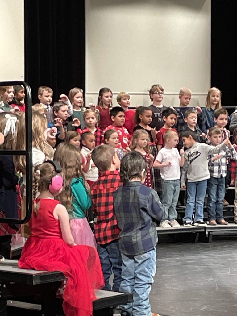 The Kindergarten and 1st grade sending love to their families.