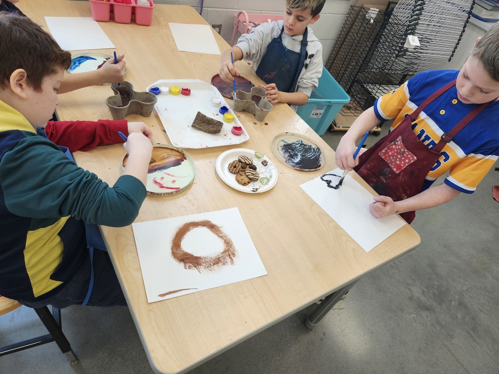 Today 4th graders worked on mixing primary colors and white to create a variety of browns. 
