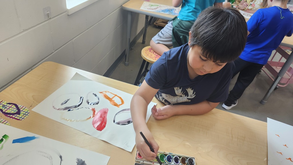 3rd Graders get ready for their fied trip to the Carnegie Arts Center in Mankato by exploring wet on wet and dry brush. The students will see a watercolor exhibit by artist, Suyao Tian and then go on the city sculpture walk. 