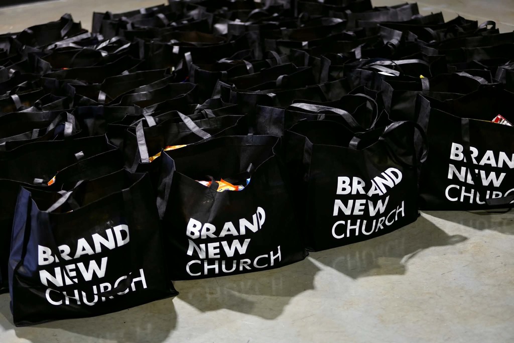 Thank you to Brand New Church for delivering Thanksgiving food bags for some of our students! 🦃 We are so grateful and appreciative of your generosity to our students and their families!! ❤️  #TigerPride