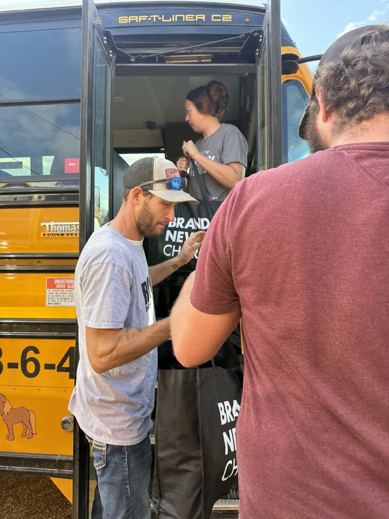 Thank you to Brand New Church for delivering Thanksgiving food bags for some of our students! 🦃 We are so grateful and appreciative of your generosity to our students and their families!! ❤️  #TigerPride