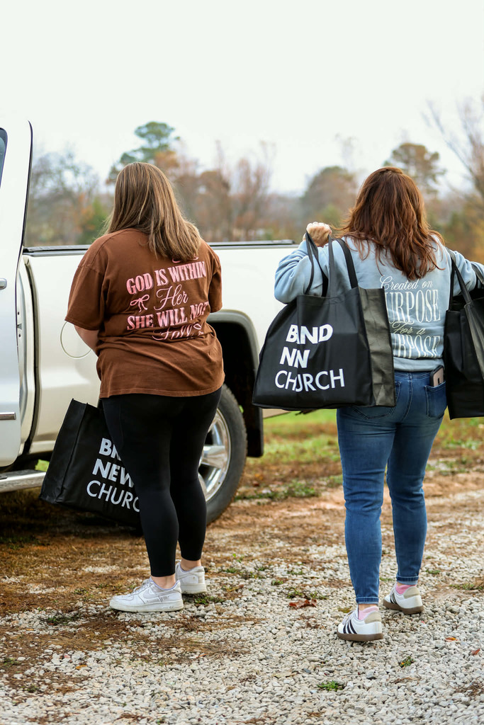 Thank you to Brand New Church for delivering Thanksgiving food bags for some of our students! 🦃 We are so grateful and appreciative of your generosity to our students and their families!! ❤️  #TigerPride
