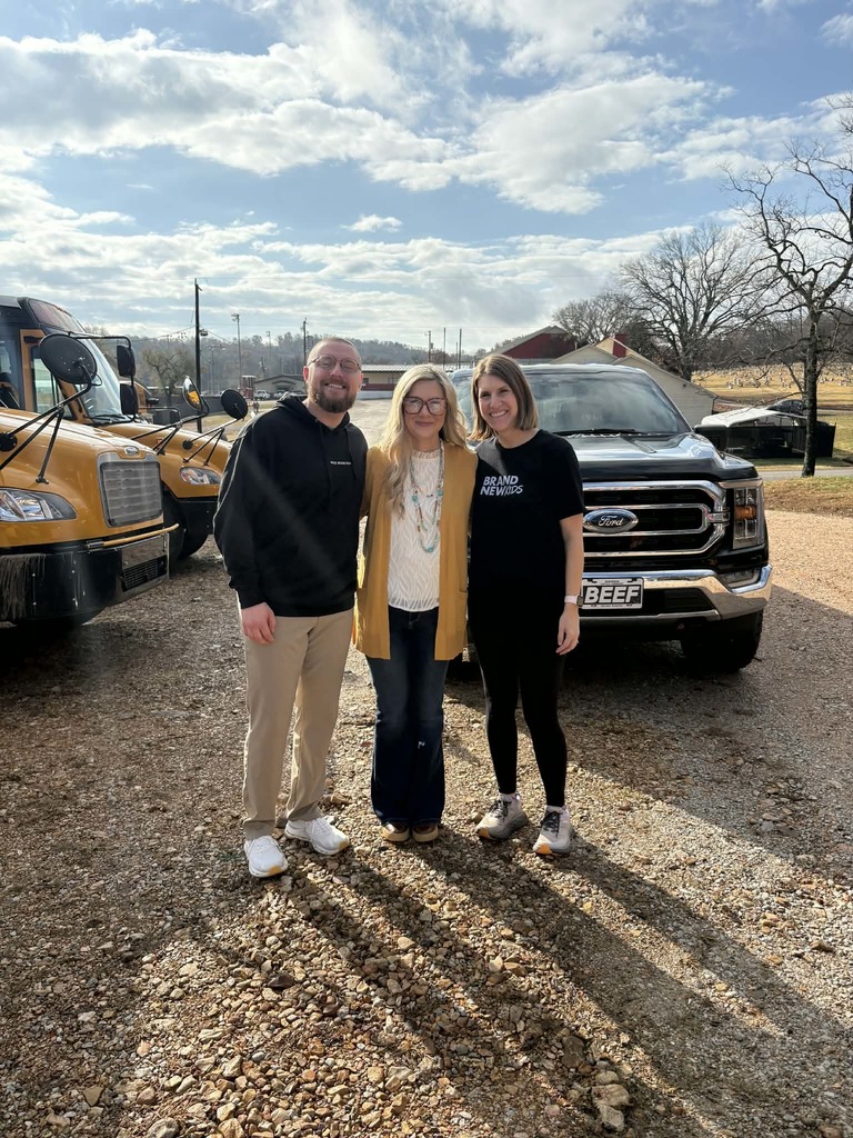 Thank you to Brand New Church for delivering Thanksgiving food bags for some of our students! 🦃 We are so grateful and appreciative of your generosity to our students and their families!! ❤️  #TigerPride