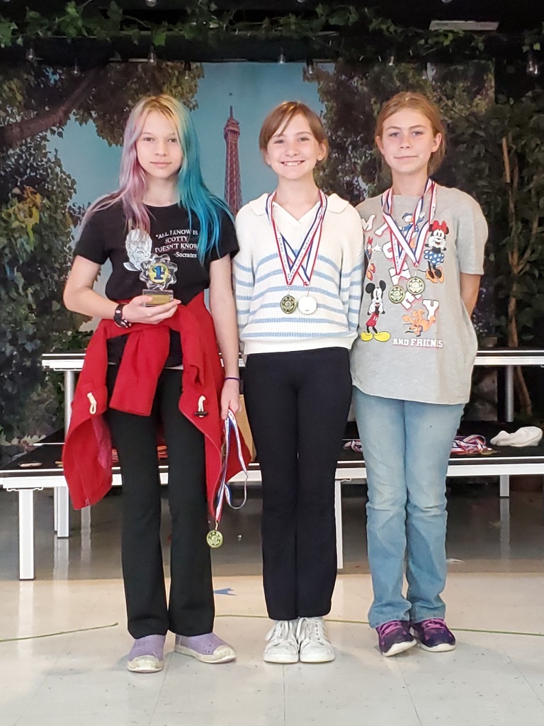 6th Grade - Taylor, Evelyn, Carolyn