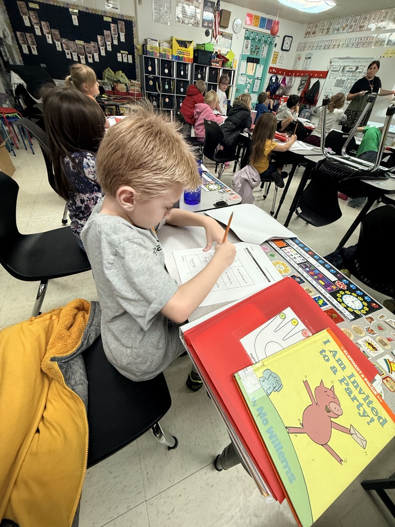 Mrs. Grinder's First Grade Class practiced their syllabication skills today!  This skill is essential for improving decoding, reading fluency, and spelling, as it helps students identify vowel patterns and apply phonics rules to pronounce words accurately. 