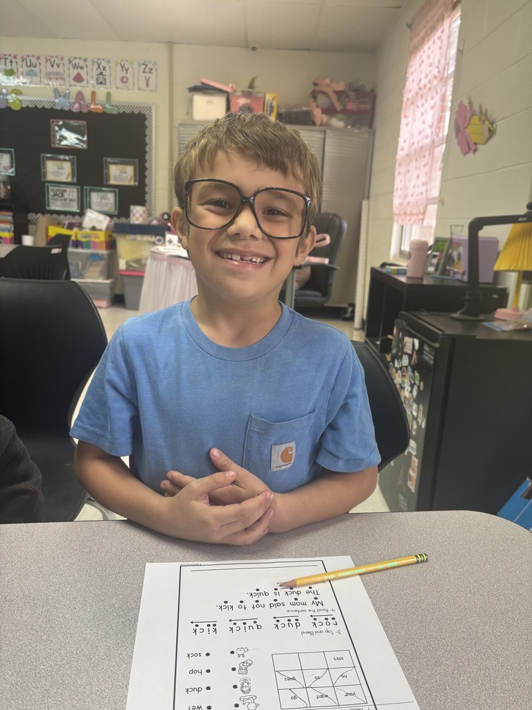 Miss Hodge's first graders used reading glasses to help practice reading words! 🤓 📖