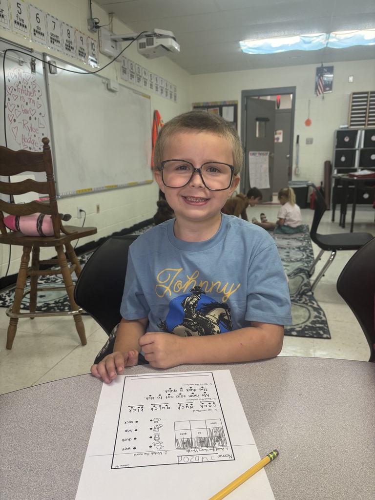 Miss Hodge's first graders used reading glasses to help practice reading words! 🤓 📖