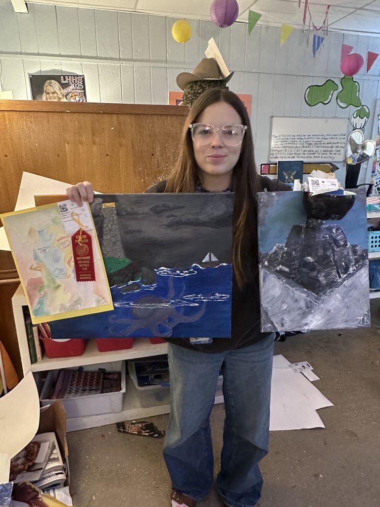 Congratulations to Teagan Lowe, Kendra Wagner, & Cole McQuary for receiving ribbons for their artwork at the Northwest Arkansas District Fair! 