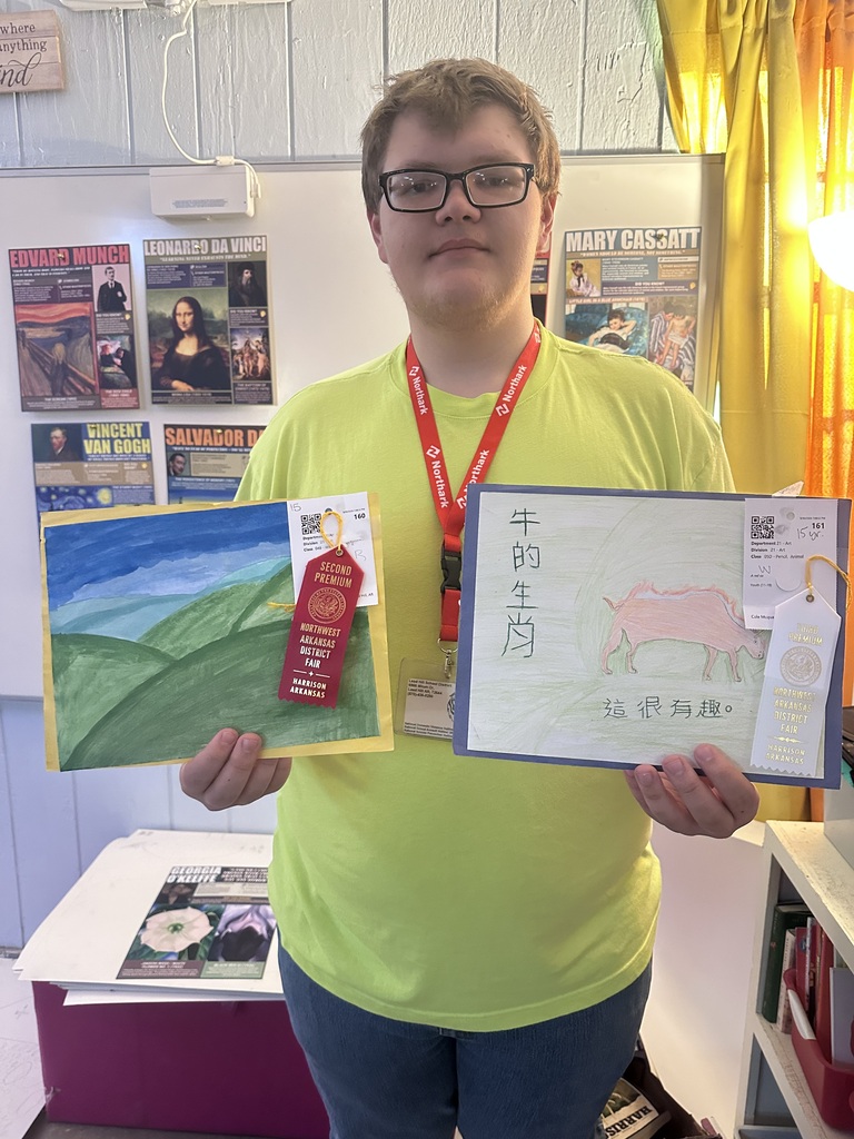 Congratulations to Teagan Lowe, Kendra Wagner, & Cole McQuary for receiving ribbons for their artwork at the Northwest Arkansas District Fair! 