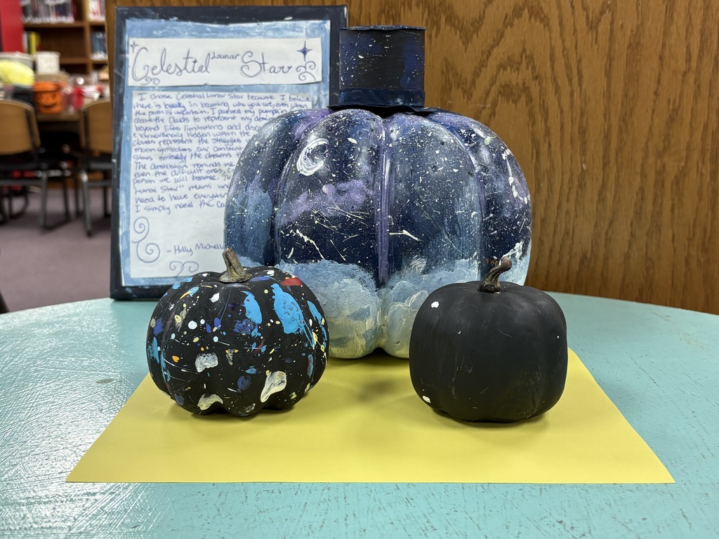 Congratulations to our Storybook Pumpkin Contest Winners! They received gift certificates to the Book Fair that will be held in November!🎃📖 8th Grade Essay & Pumpkin Contest: Holly Wheeler, Kristin Gray, Rose Fletcher