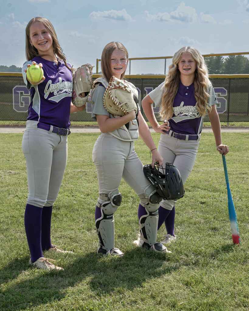 8th grade softball players, Hayden Venhaus, Kennedie Evans, Charlotte Ruth