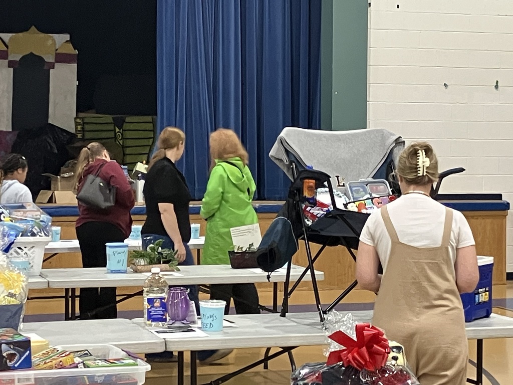 Basket Raffle Has A Lot To See 2