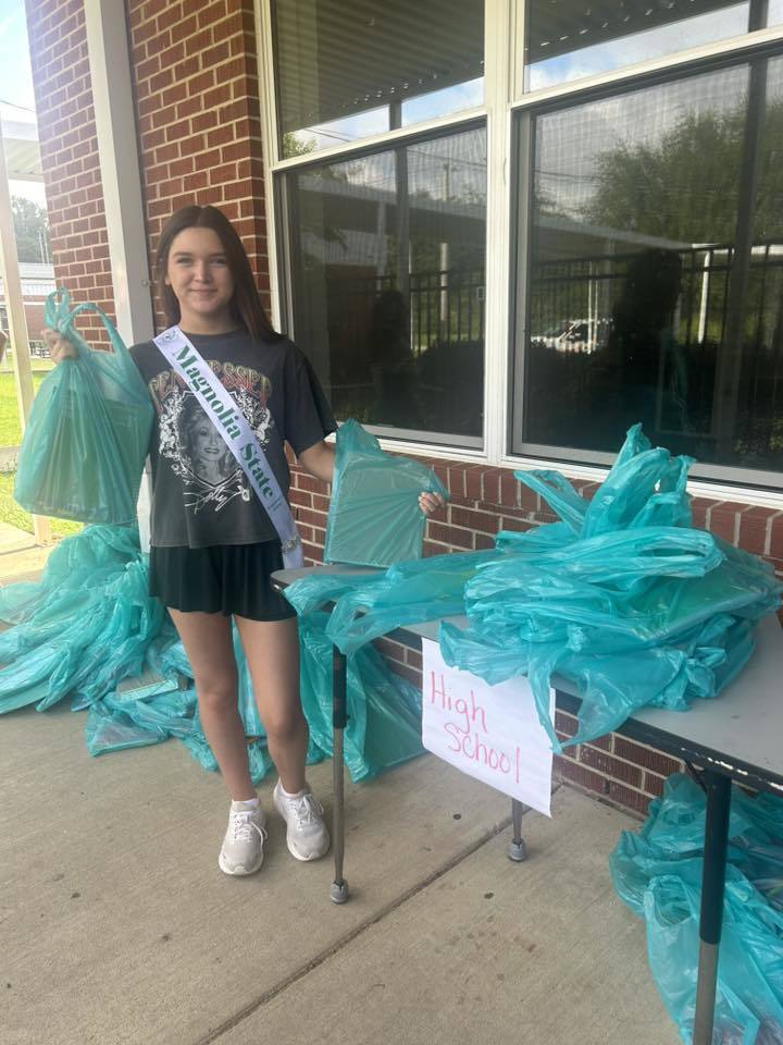 Supplies giveaway at Guntown