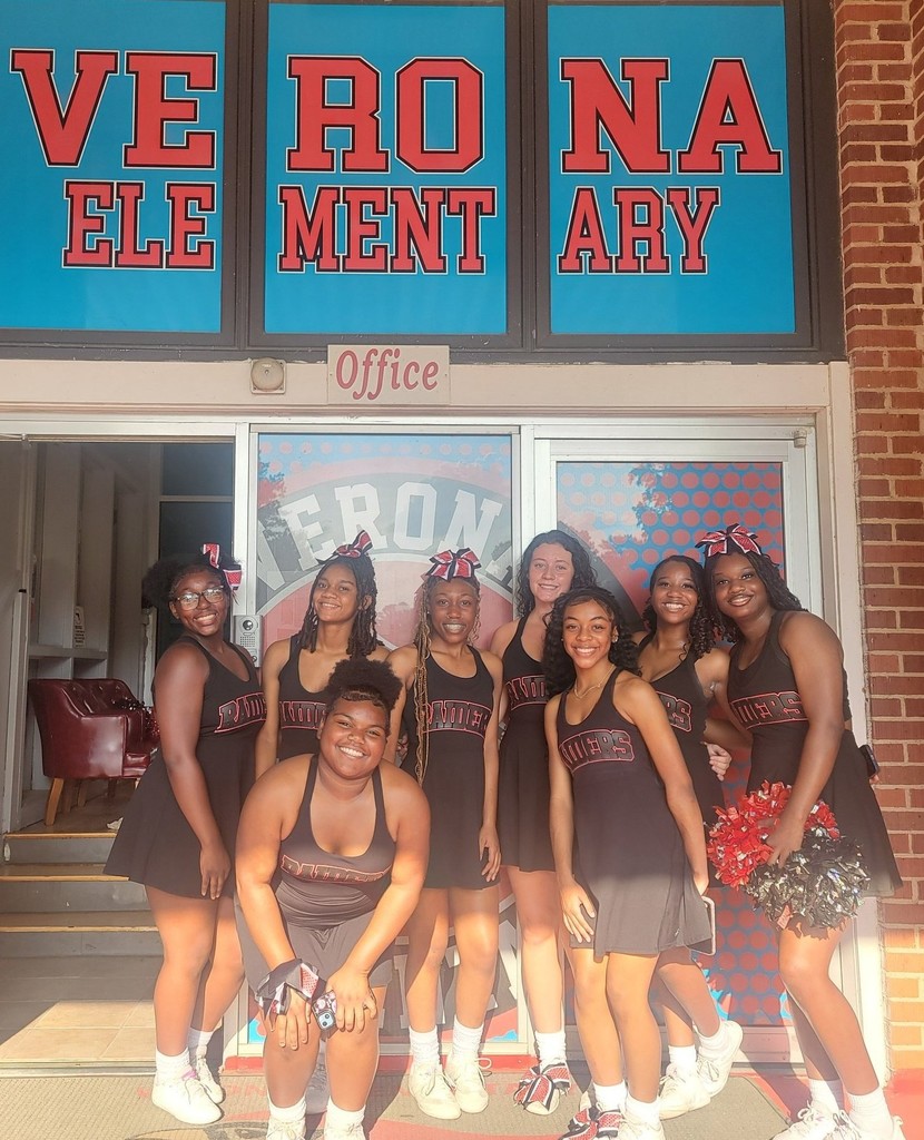 Shannon High cheerleaders