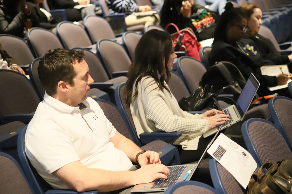 Kelvin Oliver presents to education leaders from across Lee County Schools, highlighting creative and out-of-the-box strategies for managing difficult student behaviors and supporting the mental health of students in the modern classroom. Partnership for Children & Families provided the financial support to bring this high-level professional development to Lee County School through a grant award from the Blue Cross Blue Shield of North Carolina Foundation.